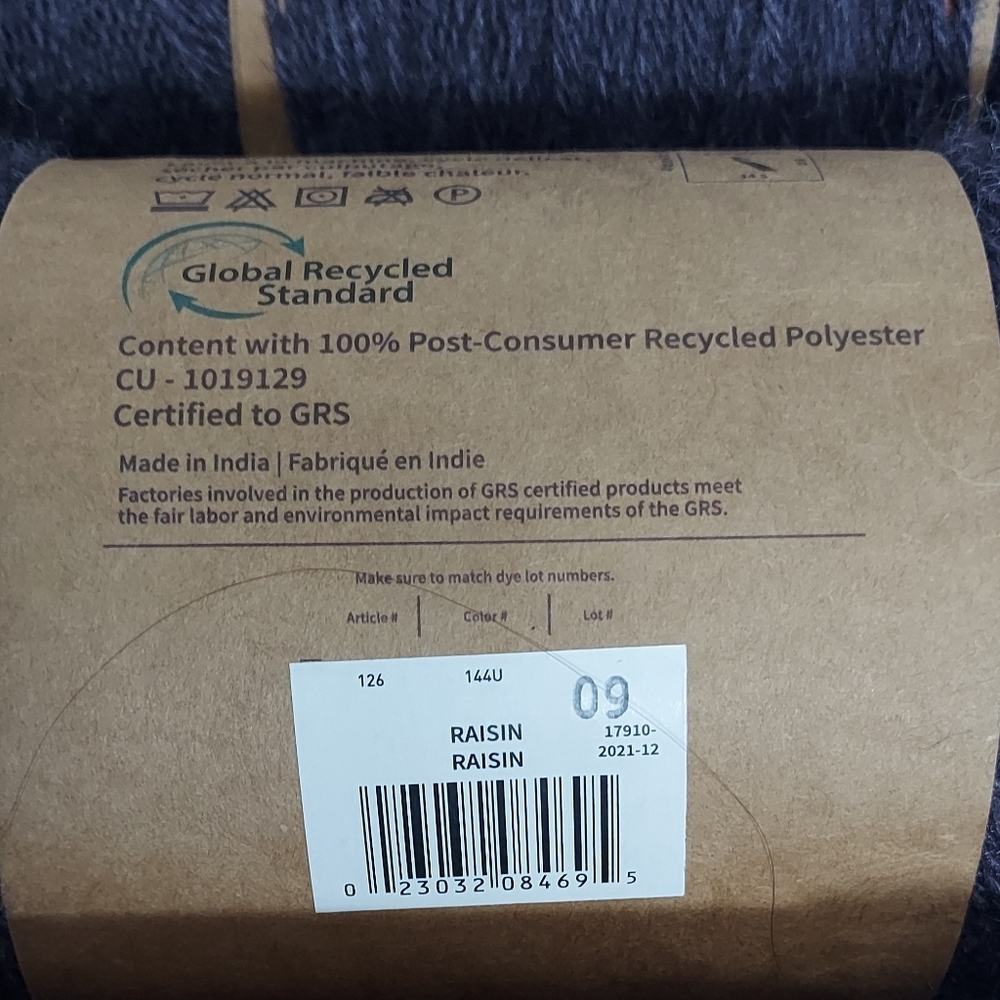 Lion Brand Yarns Sustainable Stitching Re-spun 100% Recycled Polyester - Picture 5 of 6